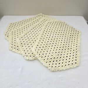 Vtg MCM Set Of 4 Piece Crocheted Placemats Daisy Loop Yarn Fringe Table Natural